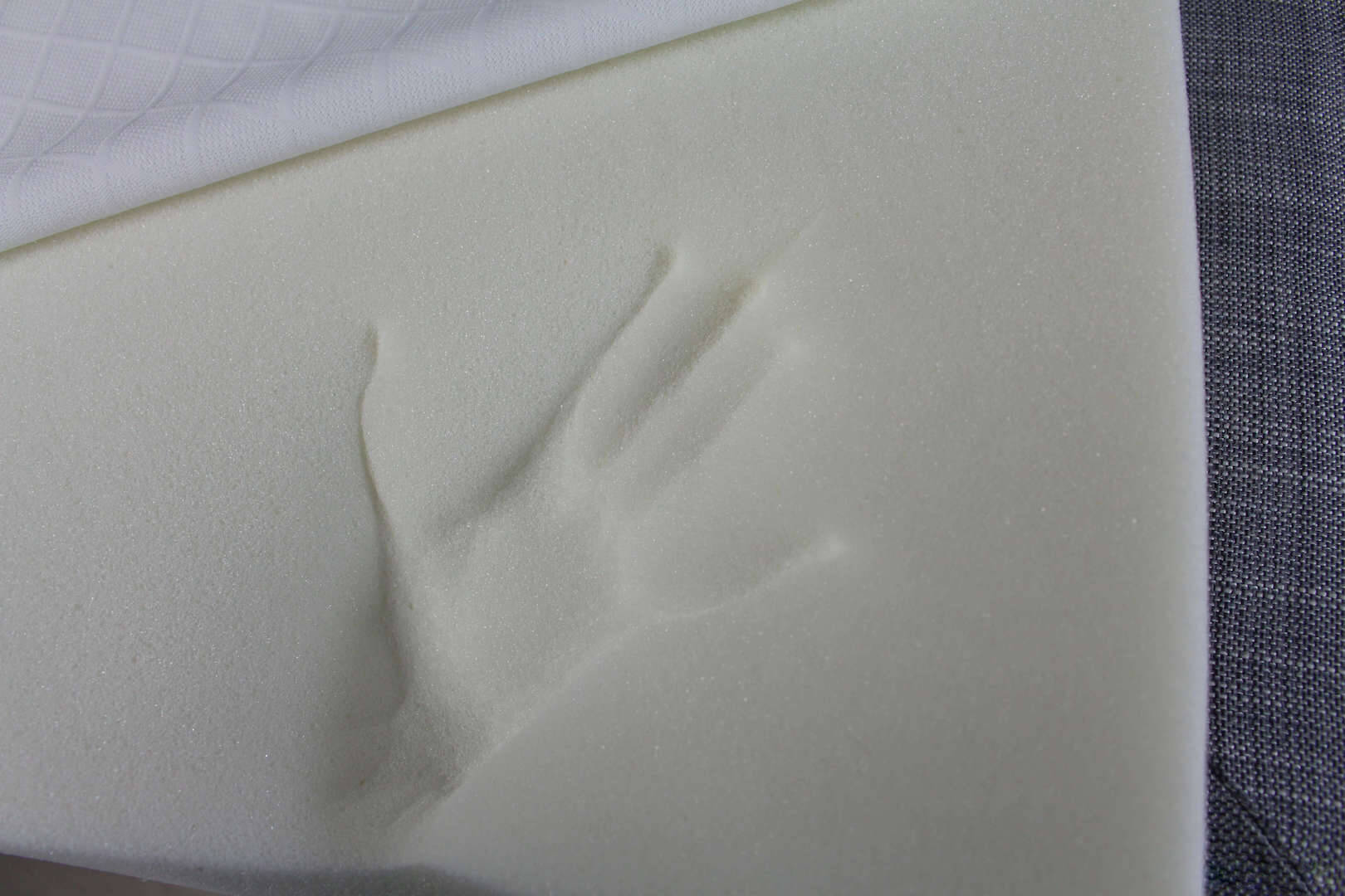 Recci Matratzen Topper Visco-Schaum Handabdruck